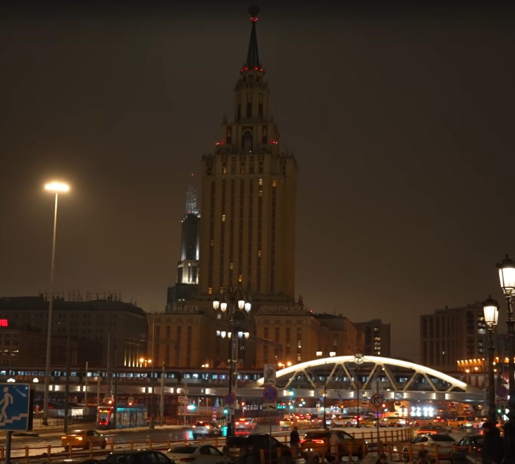 гостиница Лениградская на площади трех вокзалов